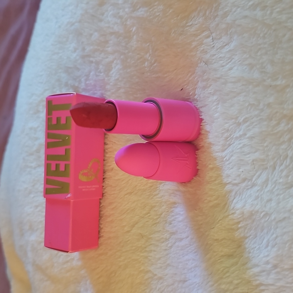 Jeffree Star lipstick